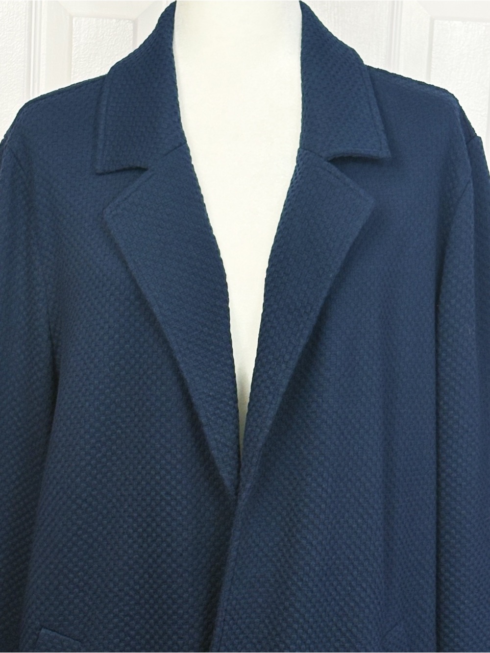 NWT CJ Banks Navy Blue Textured Knit Open Front Shacket Blazer 1X - Picture 2 of 16